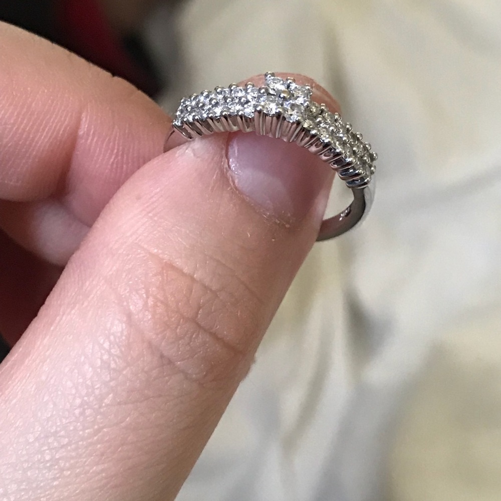 Diamond ring - Picture 2 of 4